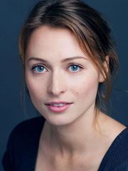 Chelsie Preston Crayford nude .